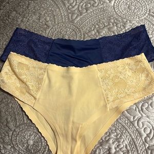 VS Med Low rise Hiphugger/ good condition.